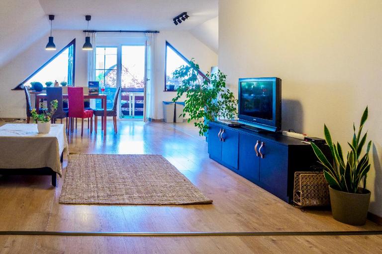 Karádi apartman - B&B Zánka