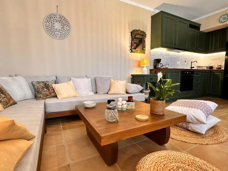 Doris Premium Home, Stylish Stay near Laganas - B&B Mouzáki