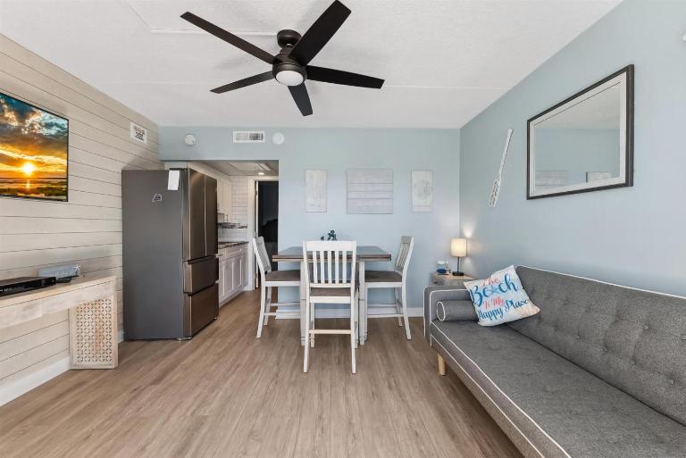 301 Ocean Ave, Unit 202 - The Harbor Light - B&B North Wildwood
