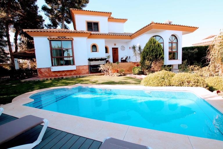 TESS Villa Rio Nilo - B&B Alhaurín de la Torre