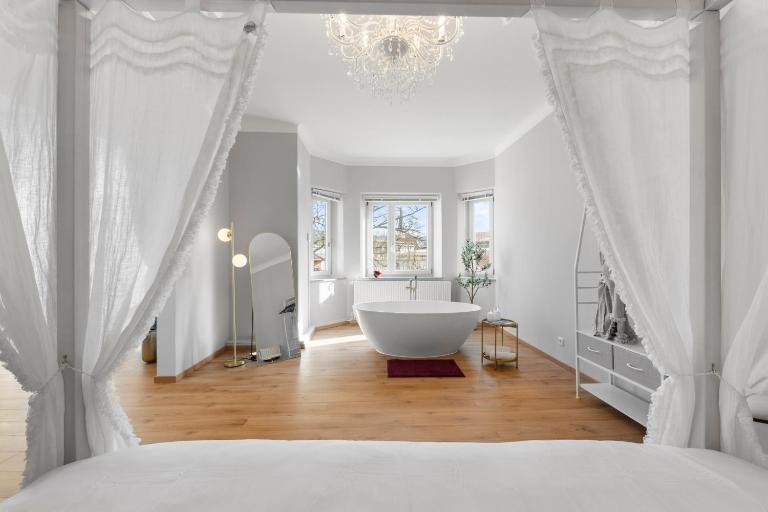 Liebelei Miesbach Boutique Apartment - 2 Min zum Bahnhof, eigener Parkplatz - B&B Miesbach