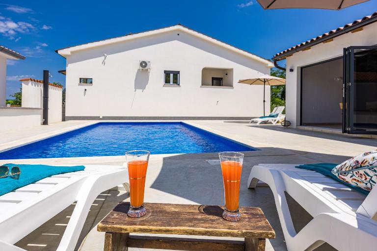 Nature Lovers Retreat - Casa Irena with Pool - Chambres d'hôtes Kršan