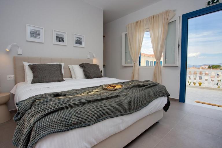 Arourahomes Spetses Town Suites - B&B Spétses