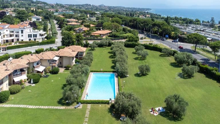 La Dolce Vita con Piscina - B&B Padenghe sul Garda