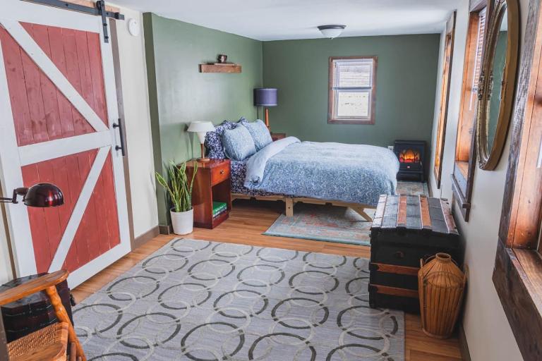 Historic Farmhouse Apartment - B&B Fairfield