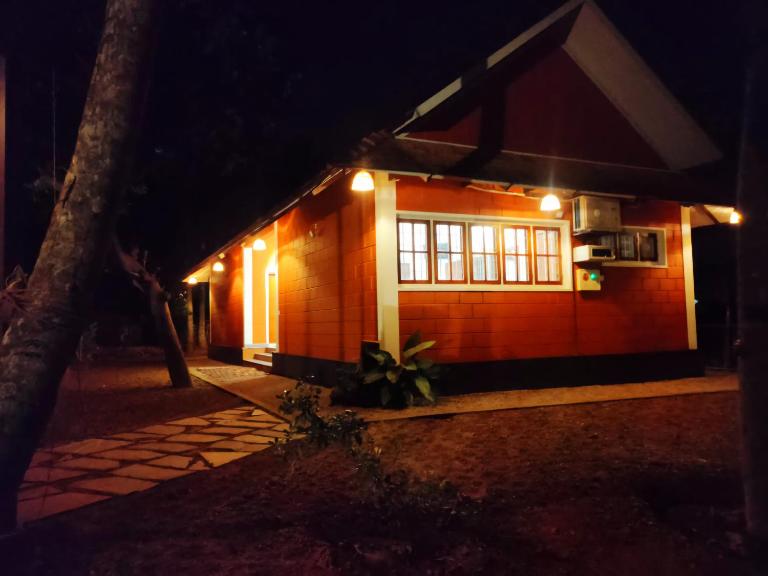 Nellu - Tranquil Pool Villa & Organic Farmstay near Varkala - Ferienwohnung Thiruvananthapuram