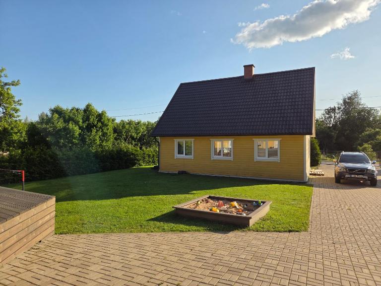 Linnamaja kuni 10-le inimesele - Bed and Breakfast Karksi-Nuia