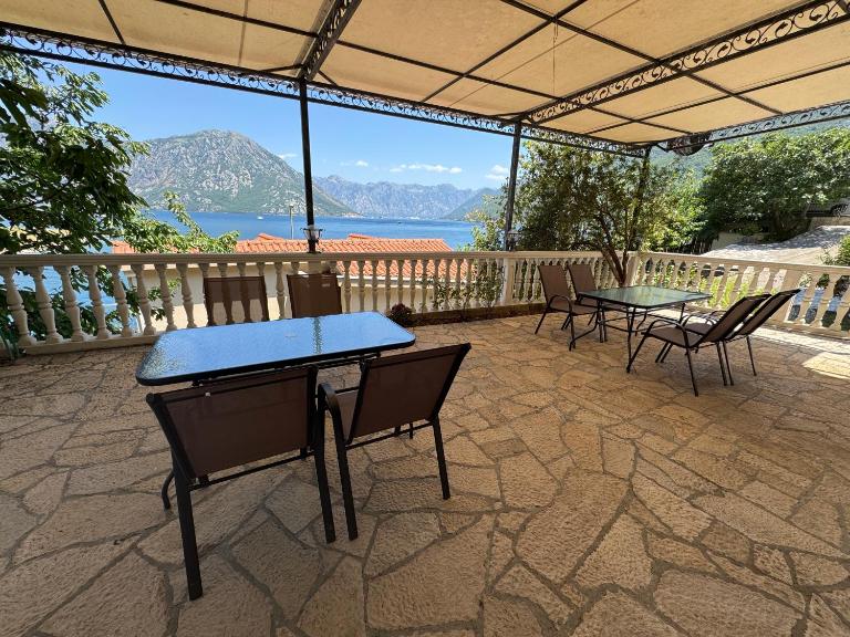 Apartments Morinj - B&B Donji Morinj