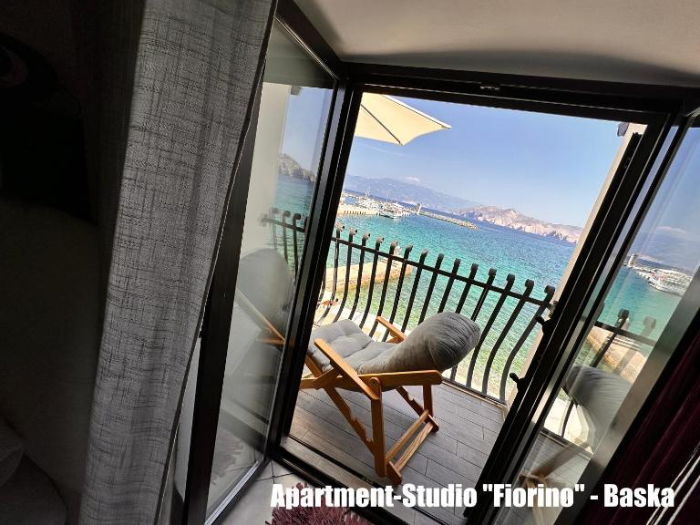 Baska Apartment-Studio Fiorino - Bed and Breakfast Baška