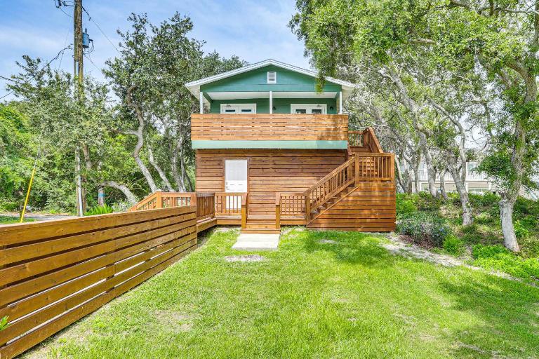 Walk to Ocean: Unit w/ Deck in Fernandina Beach! - Bed and Breakfast Fernandina Beach