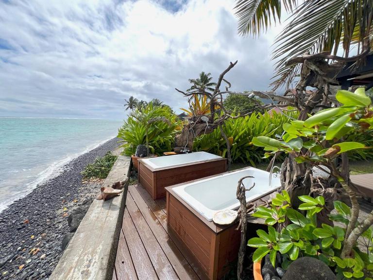 Torea Lodge Beachfront House - B&B Papao