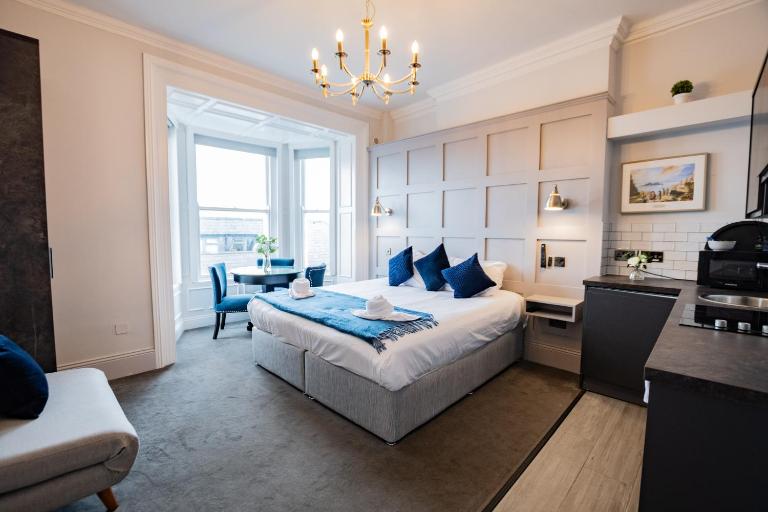 Studio with Scenic Marina Views - Sleeps 3 - B&B Dublin