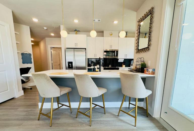 Goldy - B&B Austin