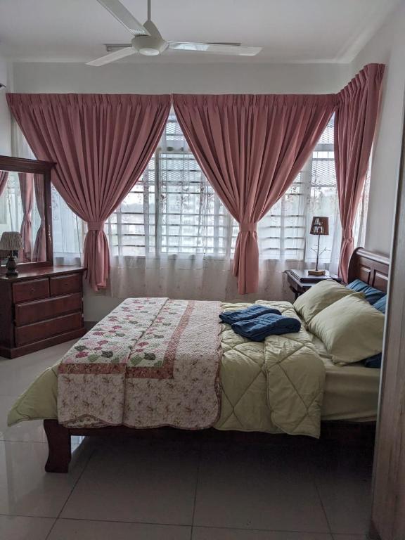 Santaii Stay - Seamless Remote Work and Family Fun - Chambres d'hôtes Putrajaya