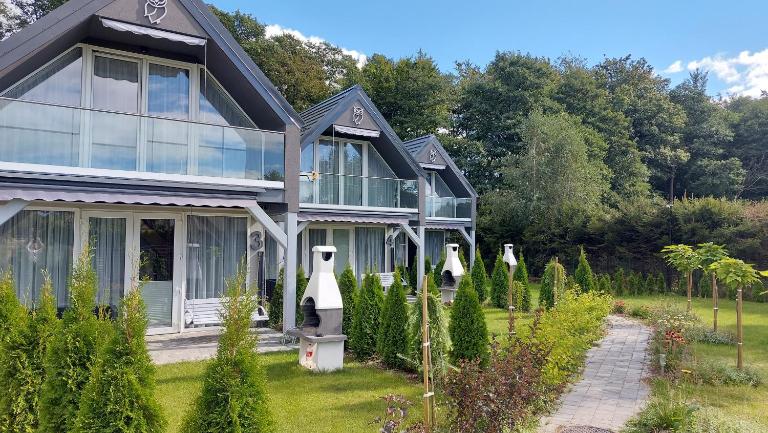 Sowi Kąt - Domki z Baliami oraz Tradycyjne - B&B Lubiatowo
