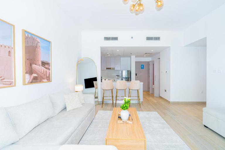 Two Bedroom Apartment by Otolo Homes with Free Yas Theme Park Tickets - Bed and Breakfast Abu Dhabi
