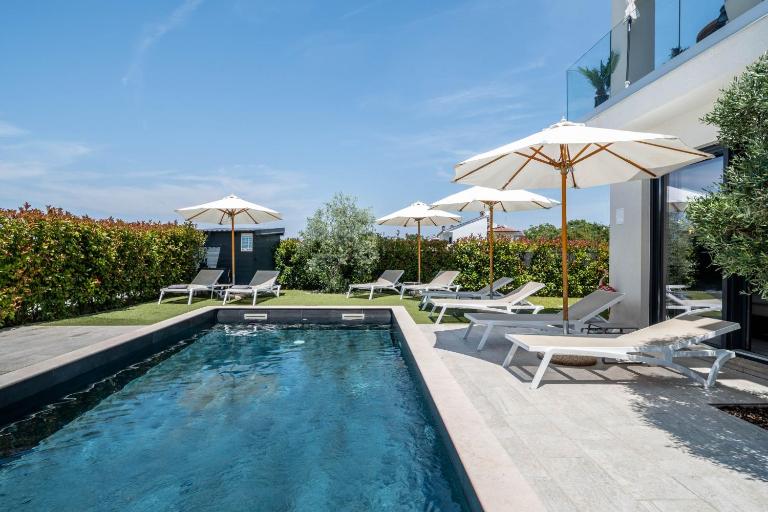 NoaMio Homestay with Heated Swimming Pool & Sauna - B&B Radmani