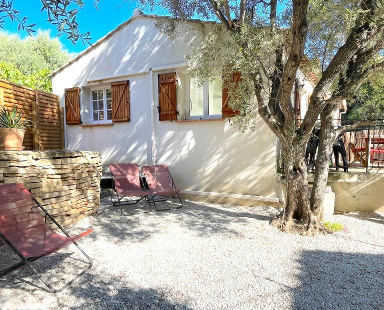 Maison avec jardin, parking et clim à 10 min à pied du Vieux Port - B&B La Ciotat