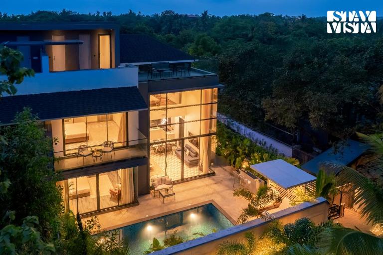 CASA JOE by StayVista luxurious 3BHK villa with Pvt Pool, Bathtub & Complimentary E-bikes - B&B Vagator