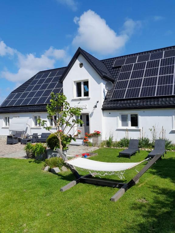 Dom nad morzem Ludwikowo - B&B Skrzeszewo