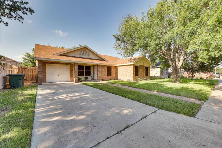 Private Fenced Backyard • Pet Friendly • Grill - B&B San Juan
