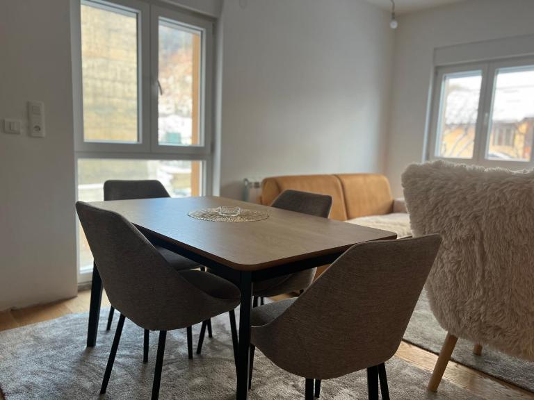 Apartment Zevs by Zafiro - B&B Kolašin