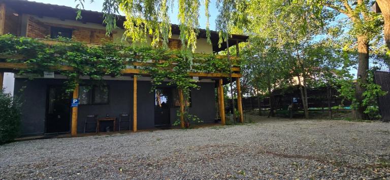 Vila Curtea de Arges - B&B Curtea de Argeş
