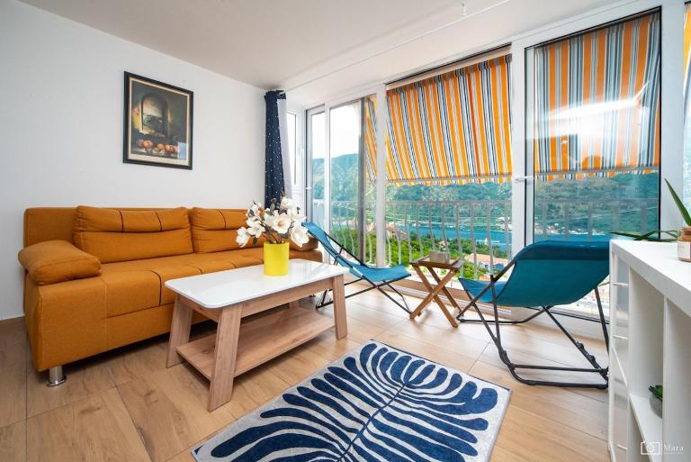 369 Apartment - Ferienwohnung Kotor