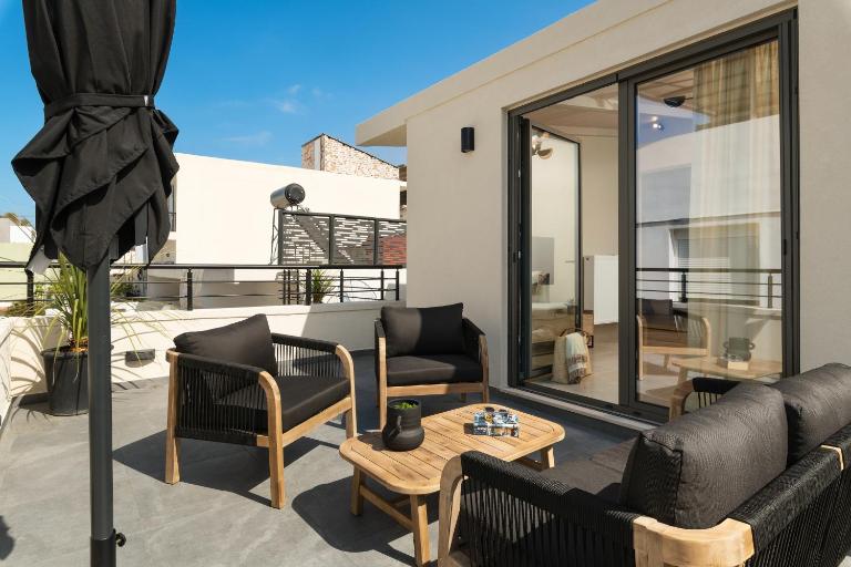Limani elegant apartments - B&B Soúda