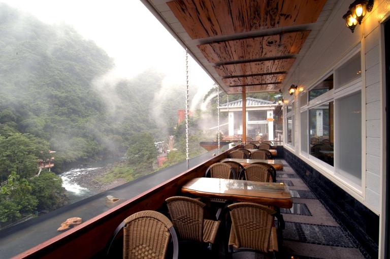 Sun Moon Bed& Breakfast原明月溫泉 - B&B Wulai