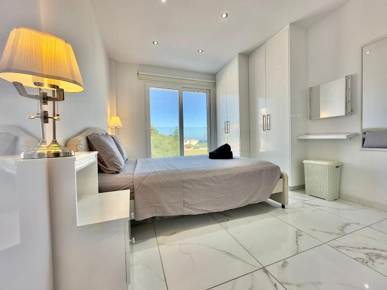 Lumière Retreat 2 - Bed and Breakfast Larnaca