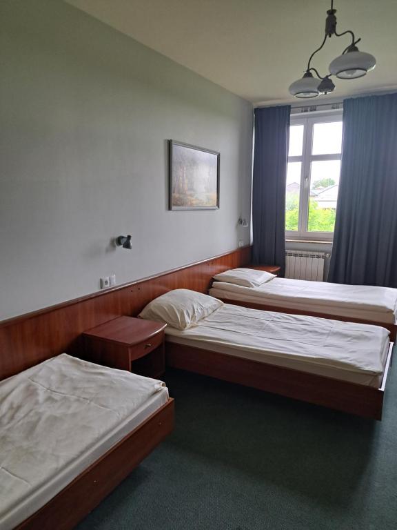 Pokoj trzyosobowy osobne łóżka Quick Check In - B&B Tomaszów Mazowiecki