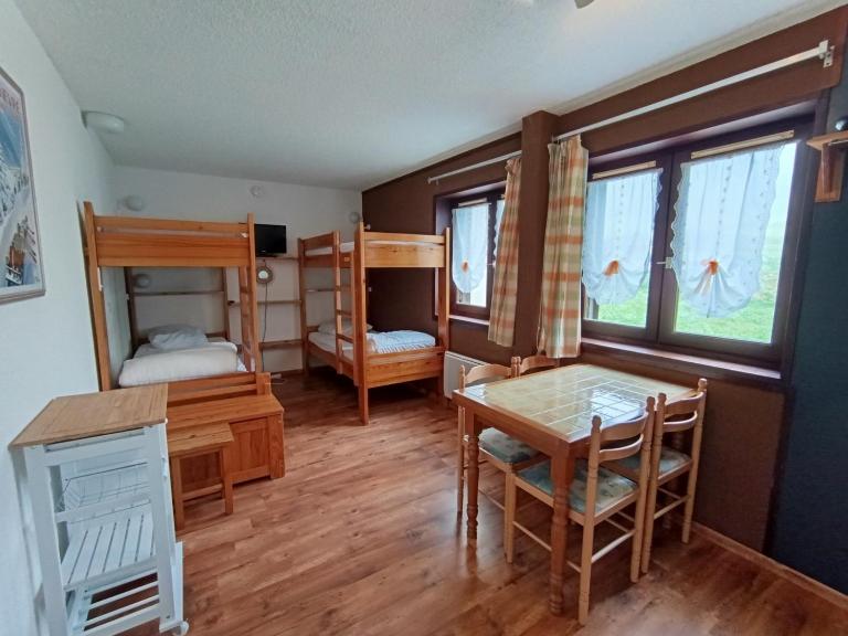Studio économique 4 pers, animaux admis (1 max) - FR-1-445-75 - B&B Monginevro