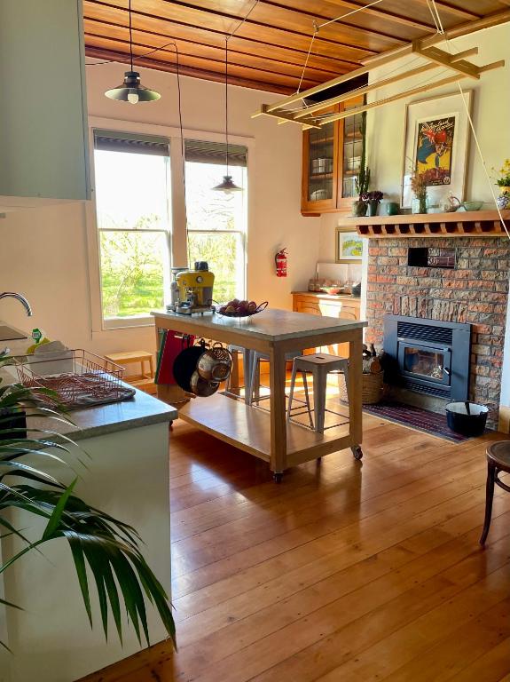 Havelock North Cottage on Organic Orchard - Bed and Breakfast Havelock North