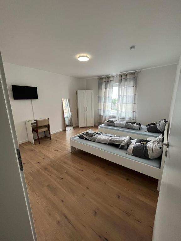 Unterkunft für bis zu 30 Personen - Ferienwohnung Staufenberg