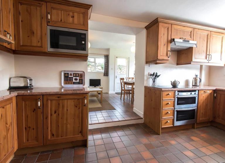 Clematis Cottage - Idyllic Village close to Bath - B&B Freshford