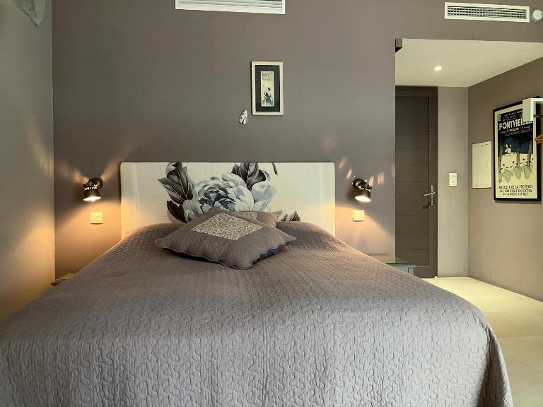 L' Oustau Blanc - Ferienwohnung Fontvieille