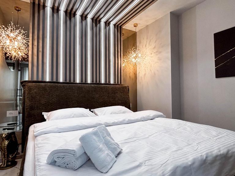 Airport SkyLuxe Luxury Residence - Private Parking - Ferienwohnung Klausenburg