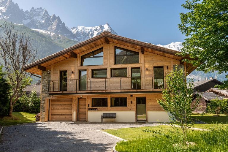 Chalet Papillon, Alpes Agency, Detached Chalet, Les Praz, Sleeps 8-10 - Chambres d'hôtes Chamonix-Mont-Blanc