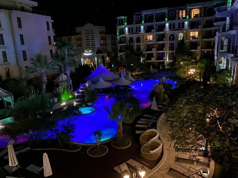 Schöne Ferienwohnung im Harmony Suites Monte Carlo - B&B Slanchev Bryag