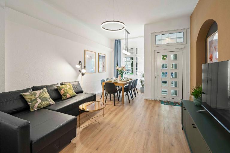 Holiday 33 Apartment L - 8 Rooms, 3 Baths, 190qm - Ferienwohnung Berlin