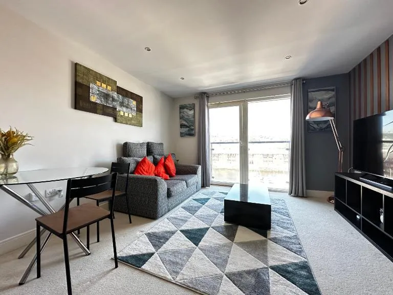 Seaside APT with Harbour View - Chambres d'hôtes Swansea