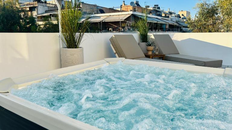 Acropolis Atelier, Plunge Pool Apartments - B&B Atenas