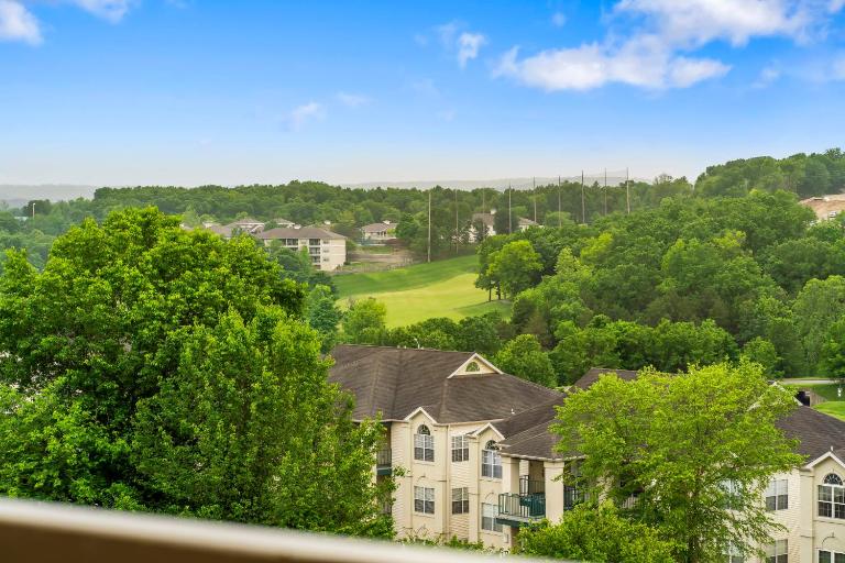 Golf Course View at the Foothills Resort - B&B Branson