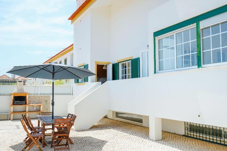 Serene Duplex House With Patio by LovelyStay - B&B Vila Nova De Cacela