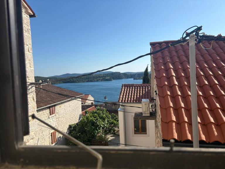 Univerzum - B&B Sebenico