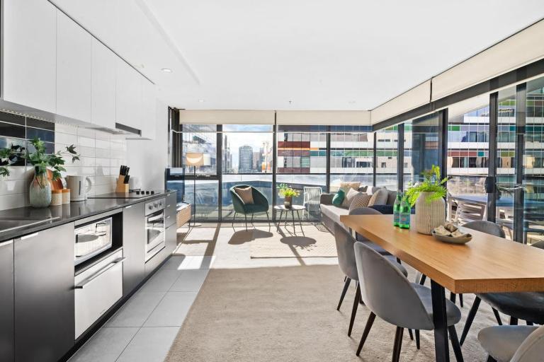 Serrata 2B2B Docklands Apartment with CP - B&B Melbourne