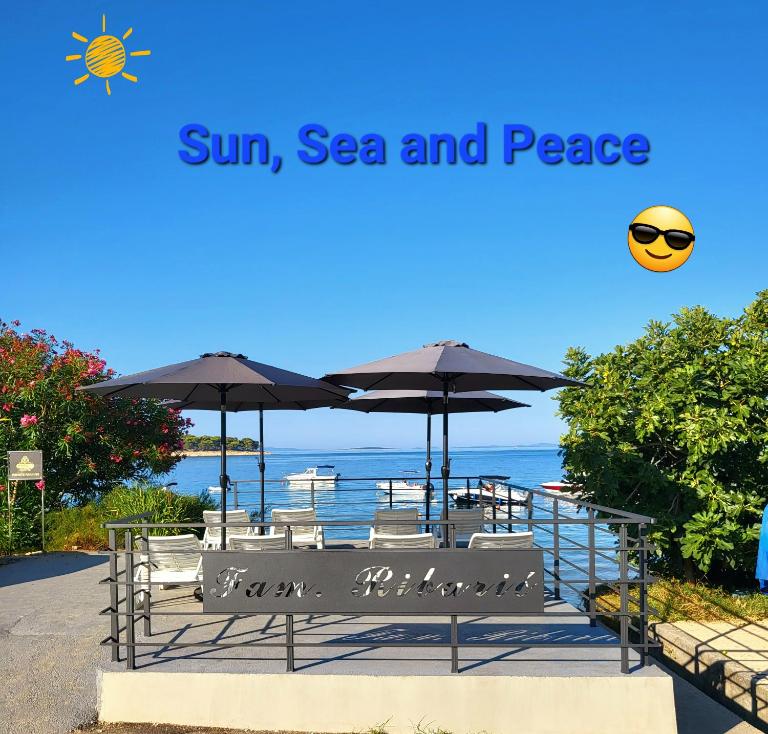 Apartments & Rooms Fam Ribarić - B&B Banjol