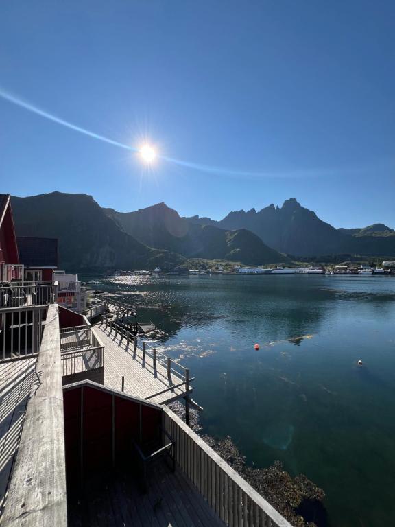 Seahouse with Panoramic Sea View - B&B Ballstad