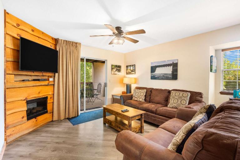 Cozy Timbers - Charming Condo for 6 with Resort-style Amenities - Bed and Breakfast Branson